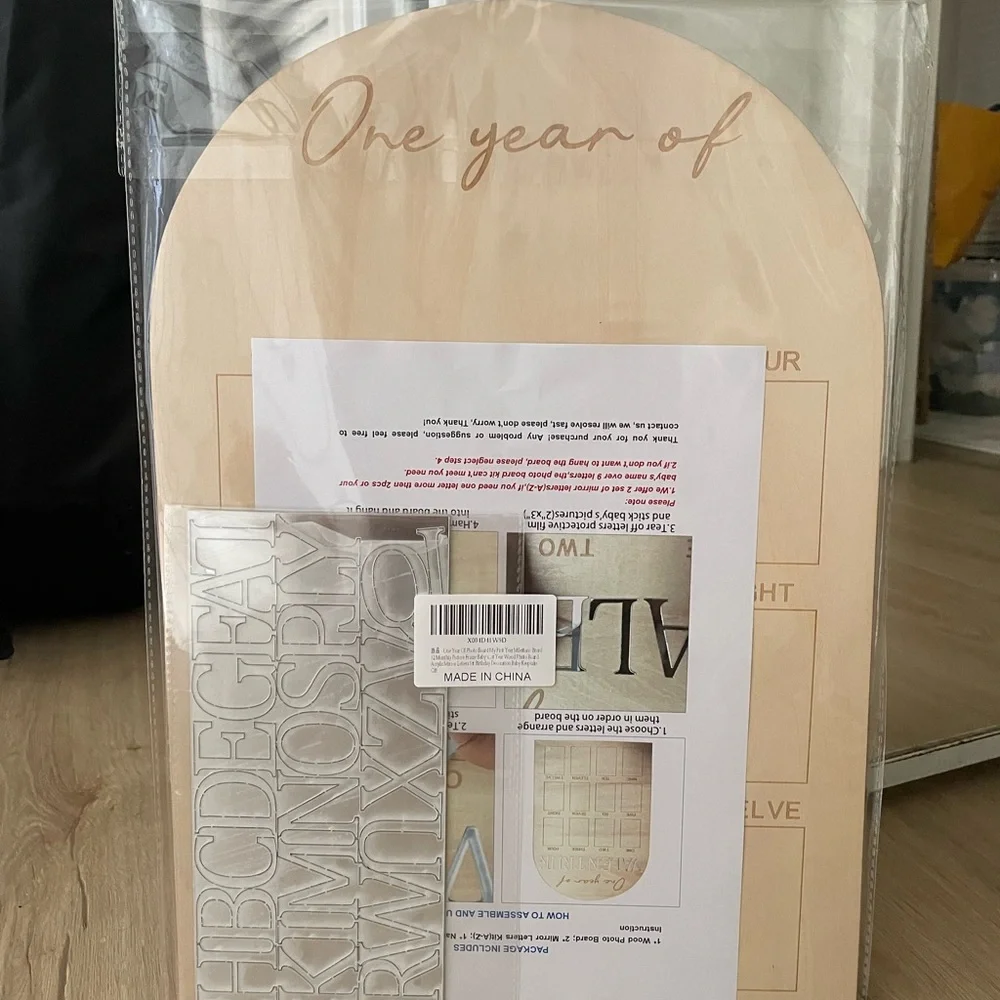 🎁 BNWT Baby One Year Photoboard